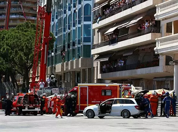 Foto zur News: Perez-Unfall überschattet Vettels Pole-Position