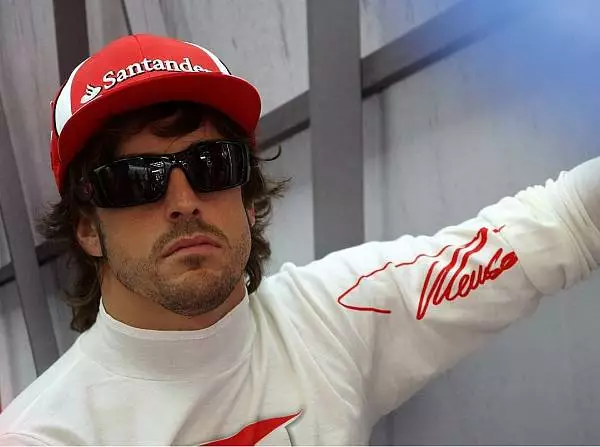 Foto zur News: Alonso: "Rechne nicht mit einem Wunder"