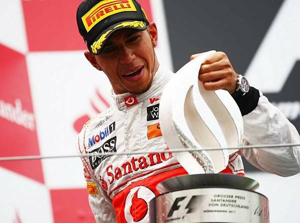 Foto zur News: McLaren-Mercedes: Hamilton triumphiert - Button im Pech