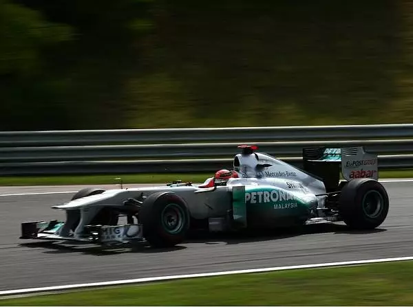 Foto zur News: Schafft Mercedes in Monza die Überraschung?