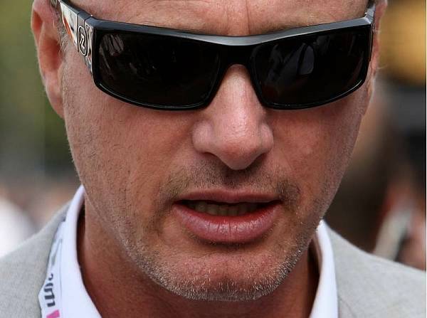 Foto zur News: Irvine: Schumacher ist wie Cola ohne Kohlensäure