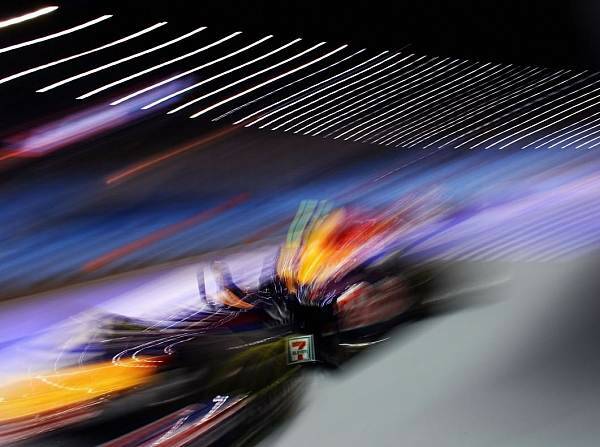 Foto zur News: Singapur: Webber voran, Vettel bleibt Favorit