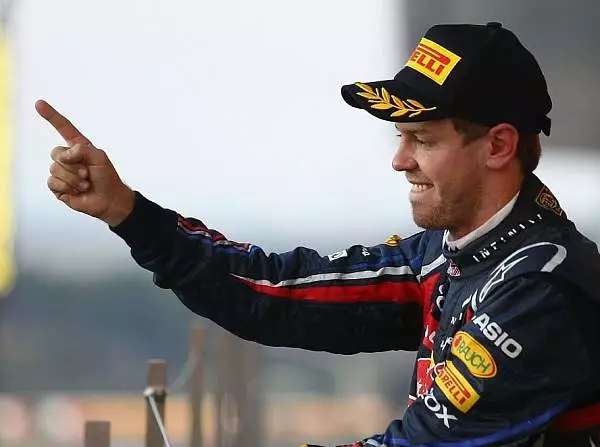 Sebastian Vettel Foto zur News: Stewart: "Vettel beeindruckt"