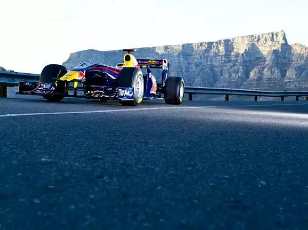 Foto zur News: Red Bull: Formel-1-Höhenrekord im Himalaya-Gebiet