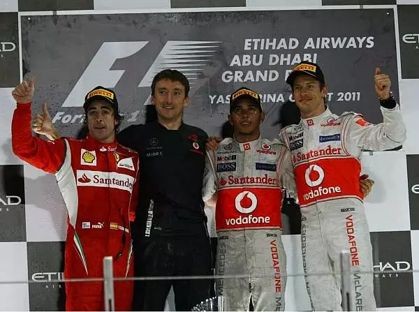 Foto zur News: Erlösender Sieg für Hamilton in Abu Dhabi