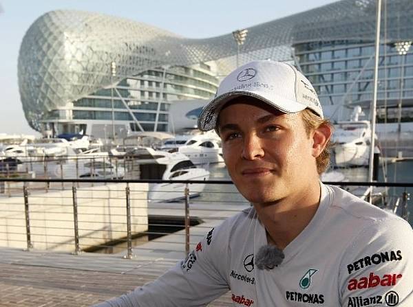Foto zur News: Rosberg will "150 Prozent Vollgas-Attacke" geben