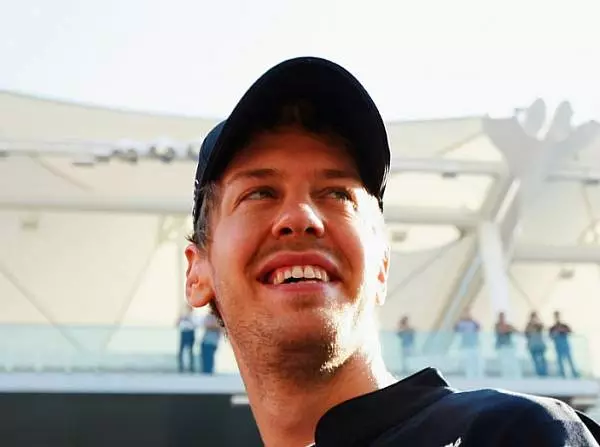 Sebastian Vettel Foto zur News: Teamchefs wählen Vettel zum Fahrer des Jahres