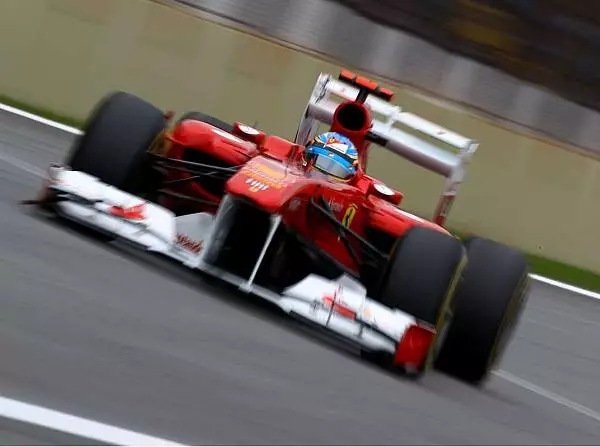 Fernando Alonso Foto zur News: Ferrari gibt sich entspannt: Die übliche Nummer