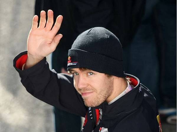 Foto zur News: Vettel: "Man fühlt sich wieder zu Hause!"