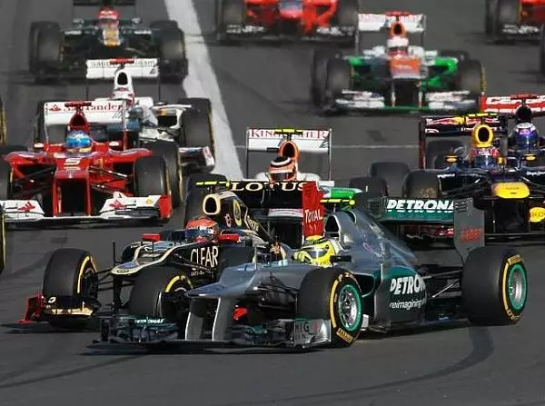 Romain Grosjean, Nico Rosberg Foto zur News: Rosberg: Super Start dank "Hammer-Einstellungen"