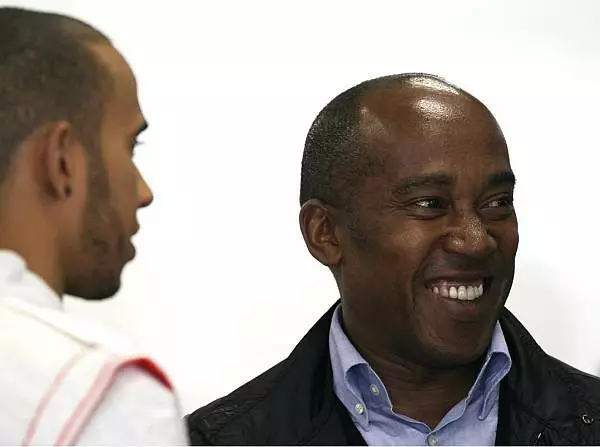 Lewis Hamilton und Anthony Hamilton Foto zur News: Nie Geld von Sohn erhalten? Hamilton sen. revidiert Vorwurf