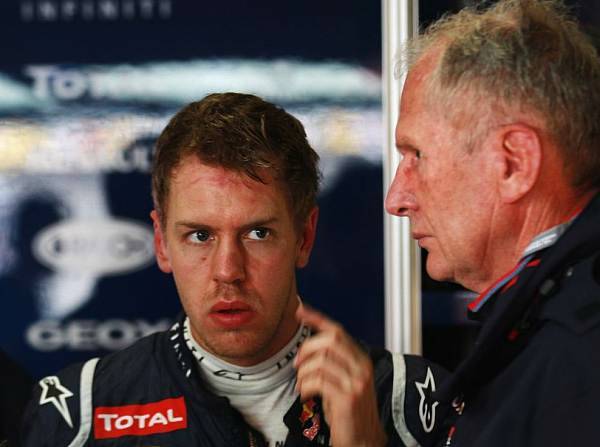 Foto zur News: Red Bull bleibt beim "neuen Auspuff" - Vettel im Nachteil?