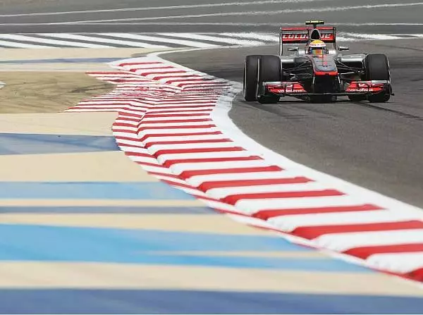 Lewis Hamilton Foto zur News: Friedlicher Auftakt in Bahrain: Hamilton Schnellster