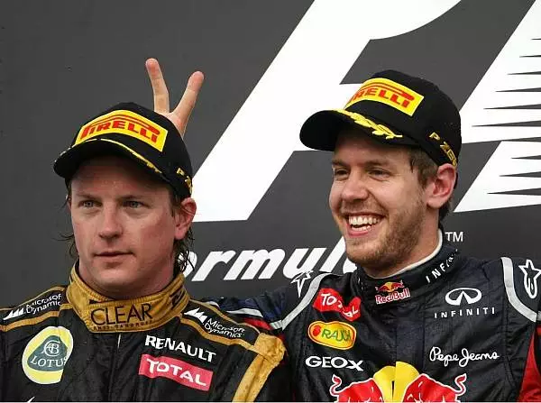 Kimi Räikkönen, Sebastian Vettel Foto zur News: Bahrain: Vettel siegt vor Lotus-Duo