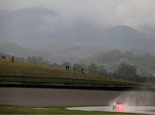Foto zur News: Testauftakt in Mugello fällt ins Wasser