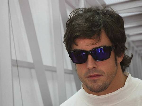 Foto zur News: Alonso litt Anfang 2011 unter einer Rückenverletzung