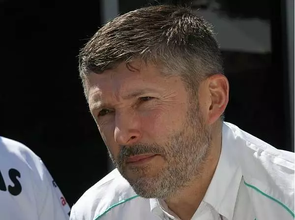 Nick Fry (Geschäftsführer) Foto zur News: Fluch oder Segen? Werksteams in der Formel 1