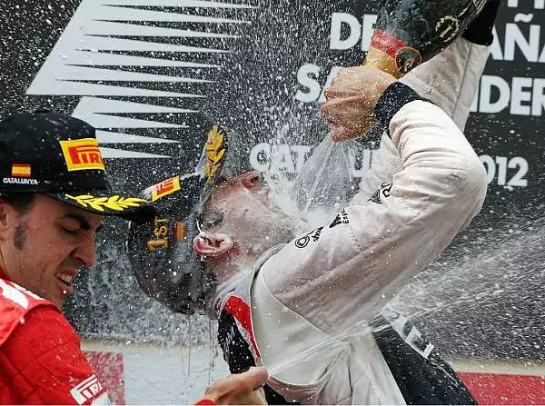 Foto zur News: Maldonado verdirbt Alonso die Formel-1-Fiesta