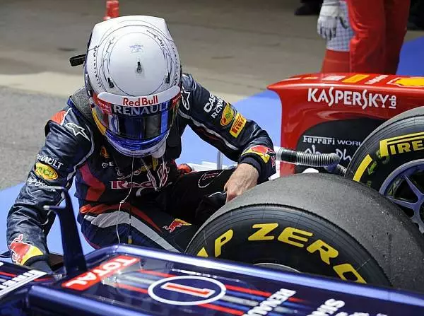 Sebastian Vettel Foto zur News: Vettel: "Der Druck kommt von Außen"
