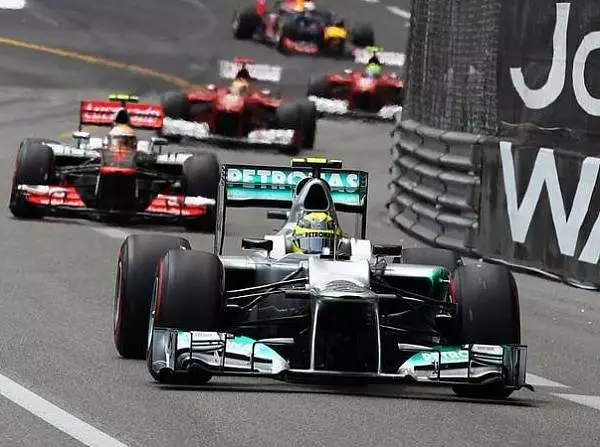Nico Rosberg, Lewis Hamilton Foto zur News: Haug: "Die Chance auf den Sieg war da"