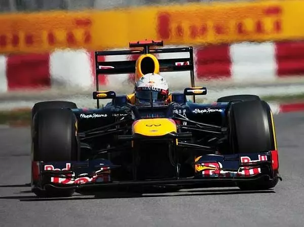 Sebastian Vettel Foto zur News: Red Bull jubelt: Von der Pole zum ersten Montreal-Sieg?