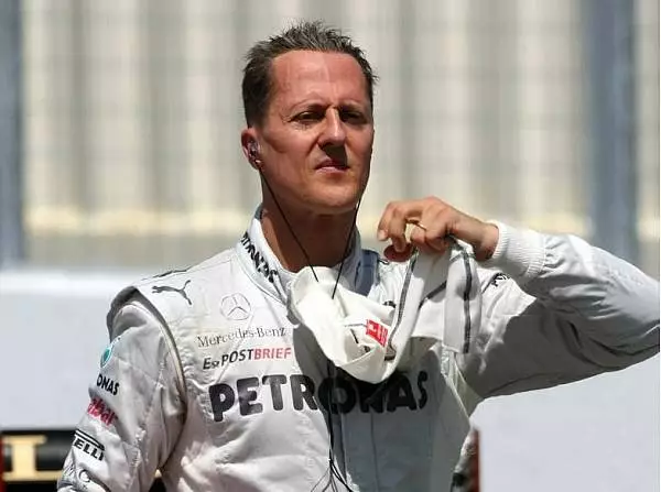 Michael Schumacher Foto zur News: Mercedes: Rosberg glücklich - Schumacher im Pech