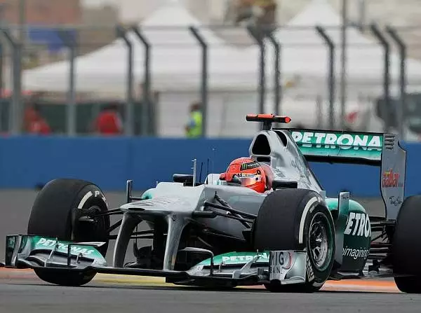Michael Schumacher Foto zur News: Pole und Sieg in Valencia? "Schumi" winkt ab