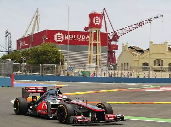 Jenson Button Foto zur News: Vom Winde verweht: McLaren schwächelt