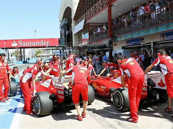 Fernando Alonso, Felipe Massa Foto zur News: Ferrari: "Das war eine kalte Dusche"