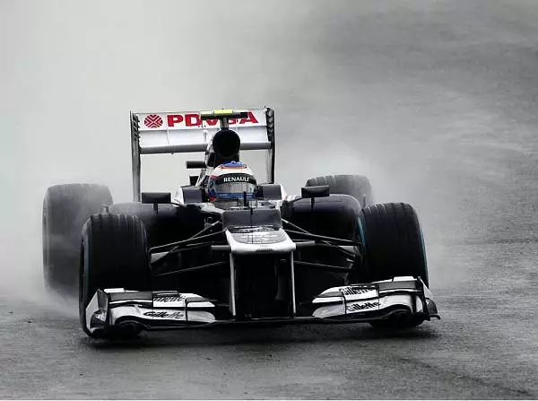 Foto zur News: Young-Driver-Test in Silverstone: Alle Augen auf Bottas