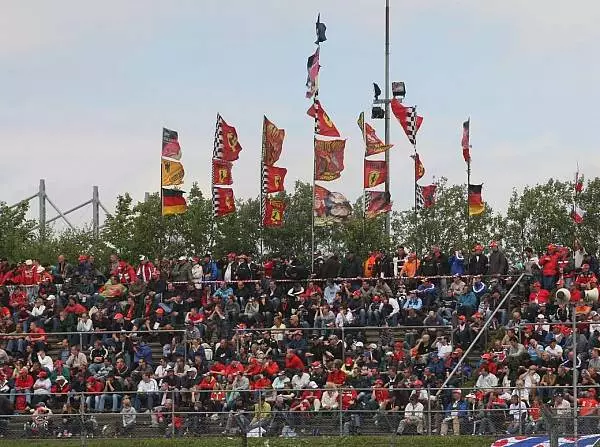 Foto zur News: Hoffen und Bangen am Nürburgring