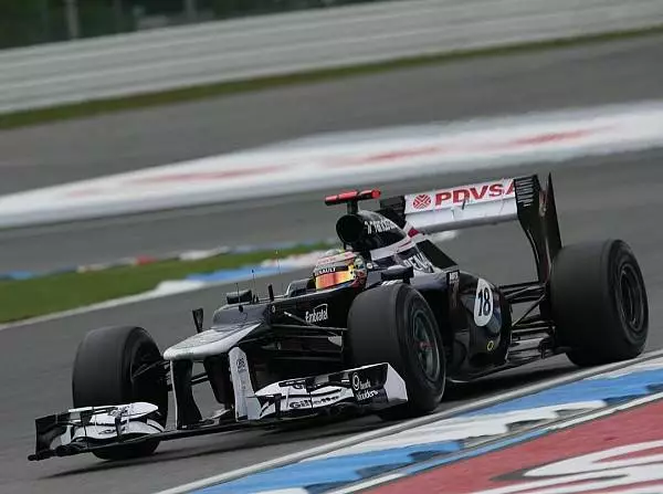 Foto zur News: Maldonado bei Regen Schnellster im zweiten Training