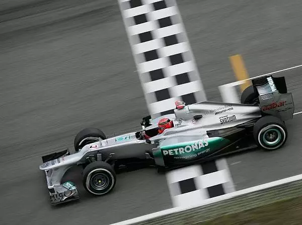 Michael Schumacher Foto zur News: Mercedes peilt vor der Pause ein "starkes Ergebnis" an