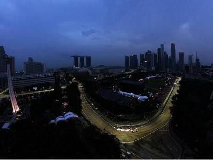 Foto zur News: Freitag in Singapur: Vettel zweimal Schnellster