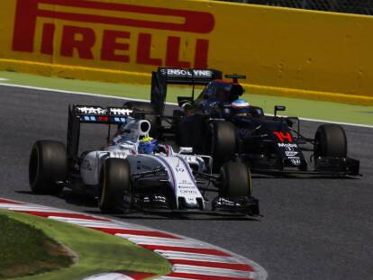 Foto zur News: McLaren: Alonso bleibt auf Anweisung hinter Button