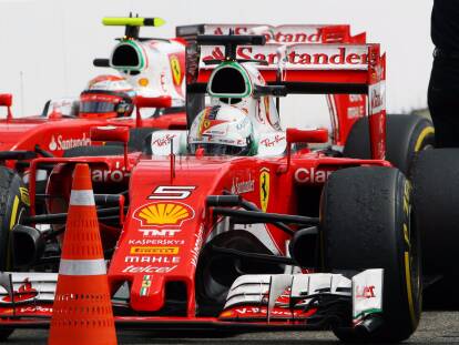 Foto zur News: Peinlicher Fauxpas: Vettel wollte eine Runde zu früh aufhören
