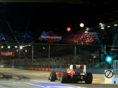 Foto zur News: Erstes Training verkürzt: Hamilton vor Vettel