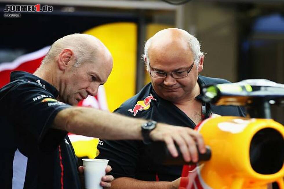 Foto zur News: Rob Marshall (Entwicklungschef, Red Bull), Adrian Newey (Technischer Direktor, Red Bull)