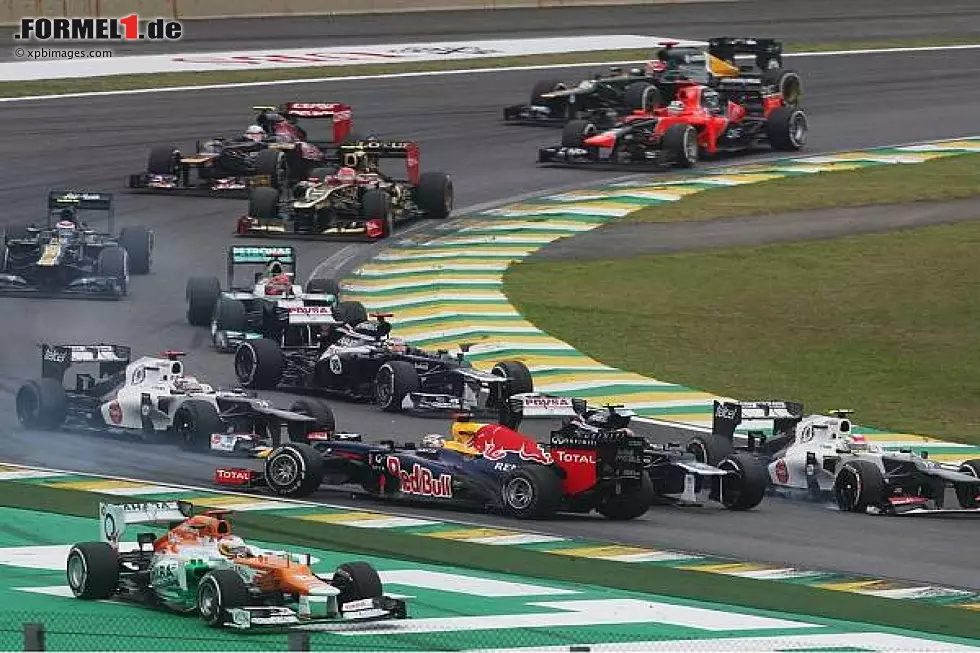 Foto zur News: Bruno Senna, Sergio Perez, Sebastian Vettel