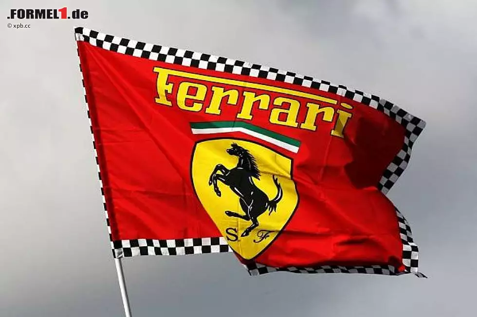 Foto zur News: Ferrari-Flagge