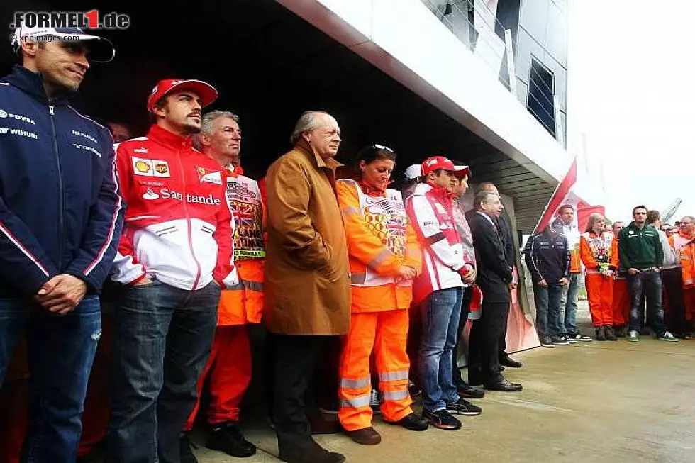Foto zur News: Schweigeminute für Mark Robinson