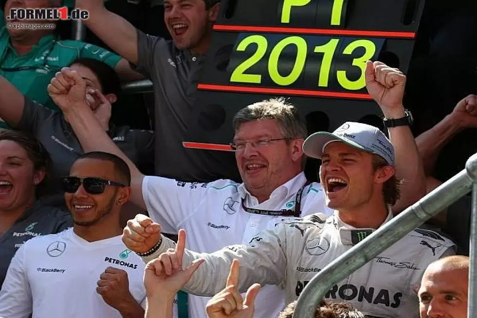 Foto zur News: Lewis Hamilton, Ross Brawn, Nico Rosberg