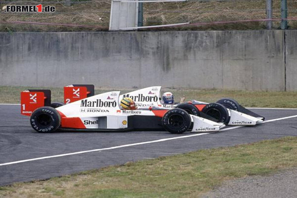 Foto zur News: Kollision: Ayrton Senna und Alain Prost in Suzuka 1989