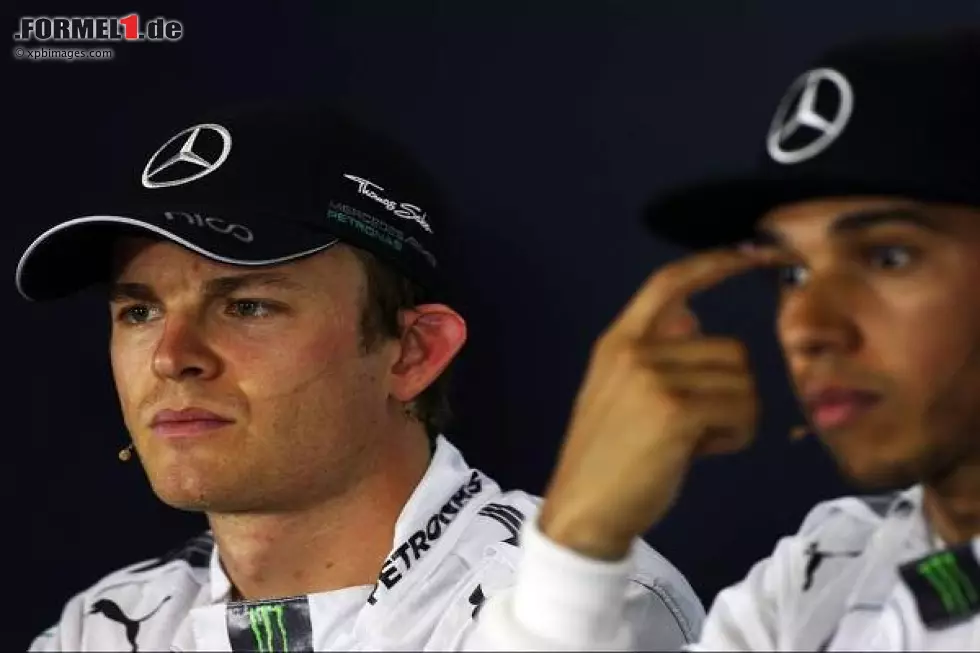 Foto zur News: Nico Rosberg, Lewis Hamilton