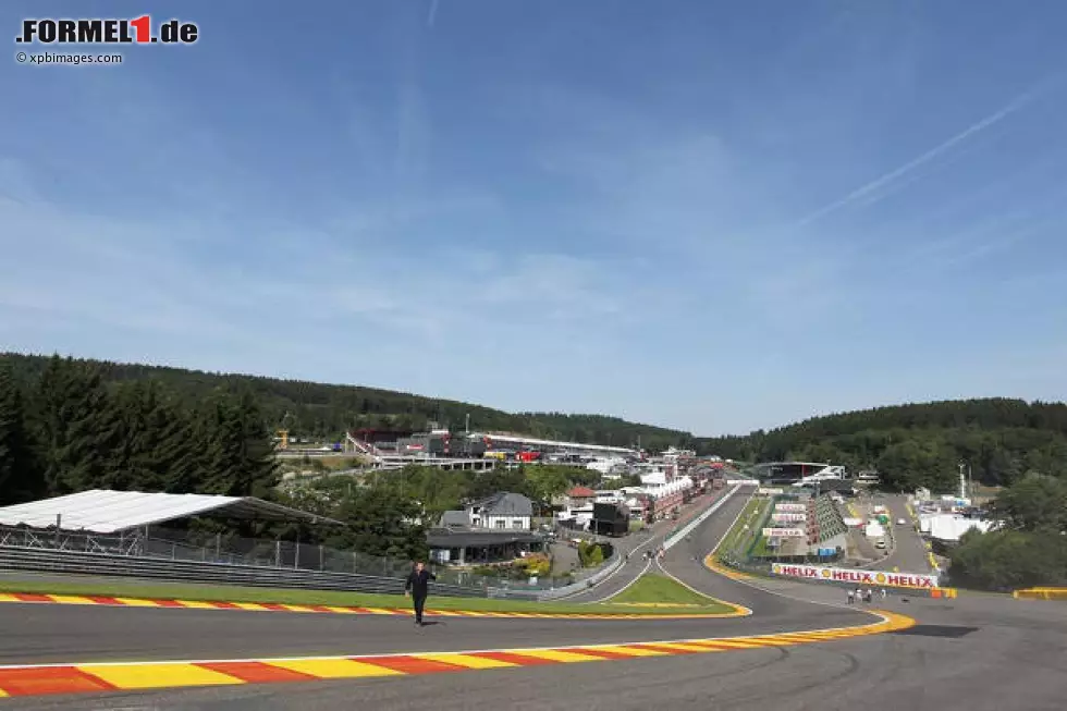 Foto zur News: Eau Rouge