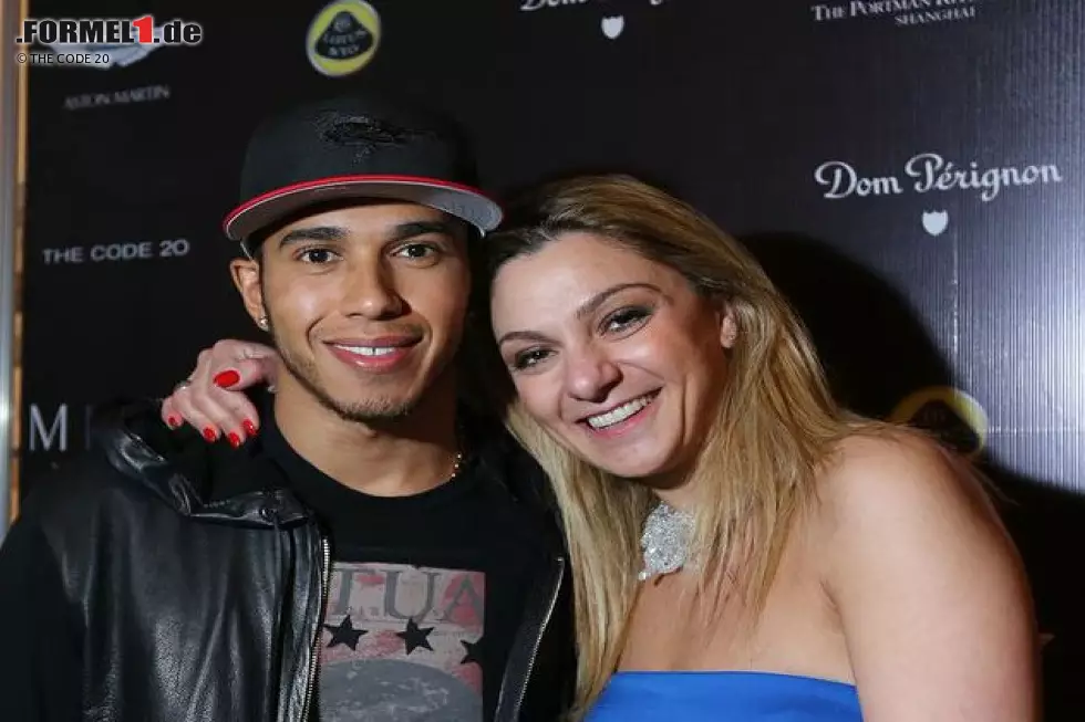 Foto zur News: Lewis Hamilton bei der THE-CODE-20-Party in Schanghai