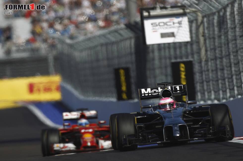 Foto zur News: Jenson Button, Fernando Alonso