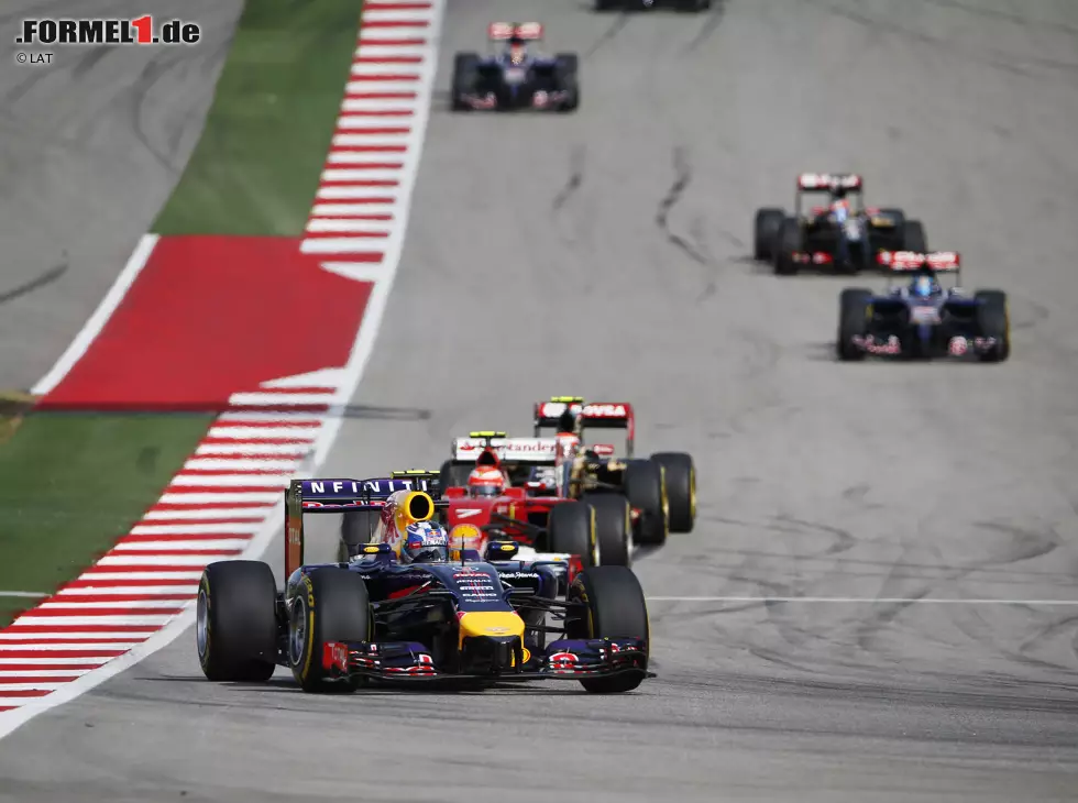 Foto zur News: Daniel Ricciardo, Kimi Räikkönen, Pastor Maldonado