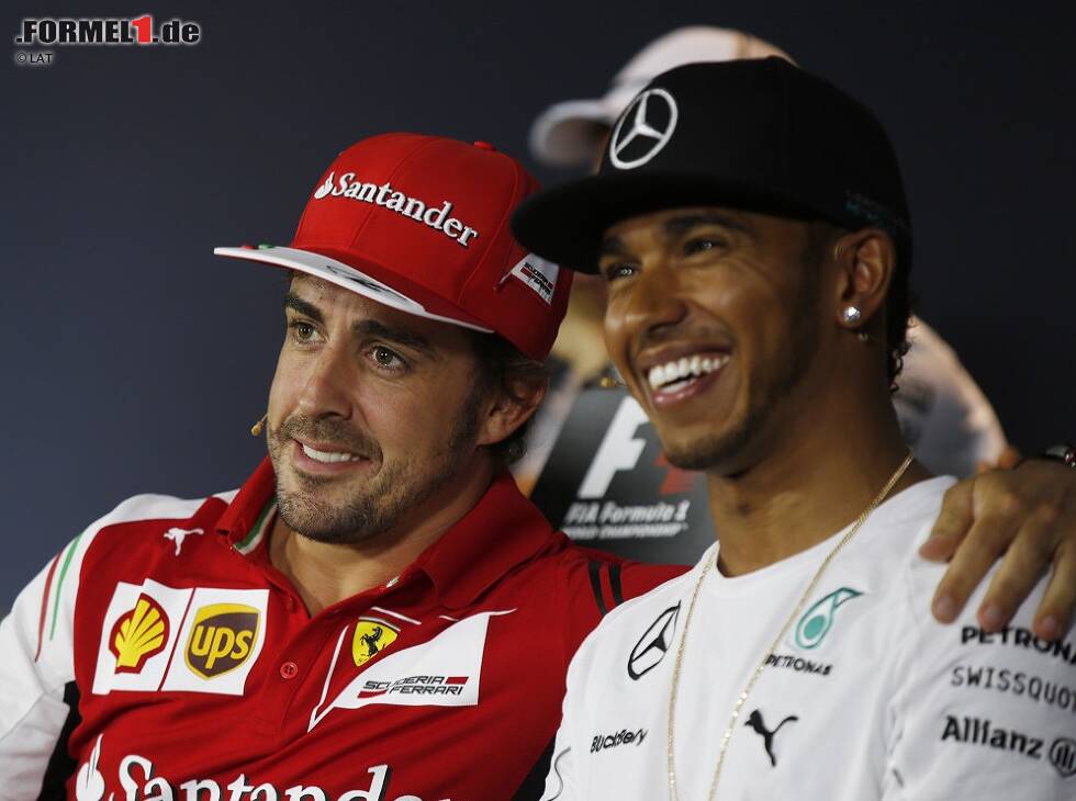 Foto zur News: Fernando Alonso, Lewis Hamilton