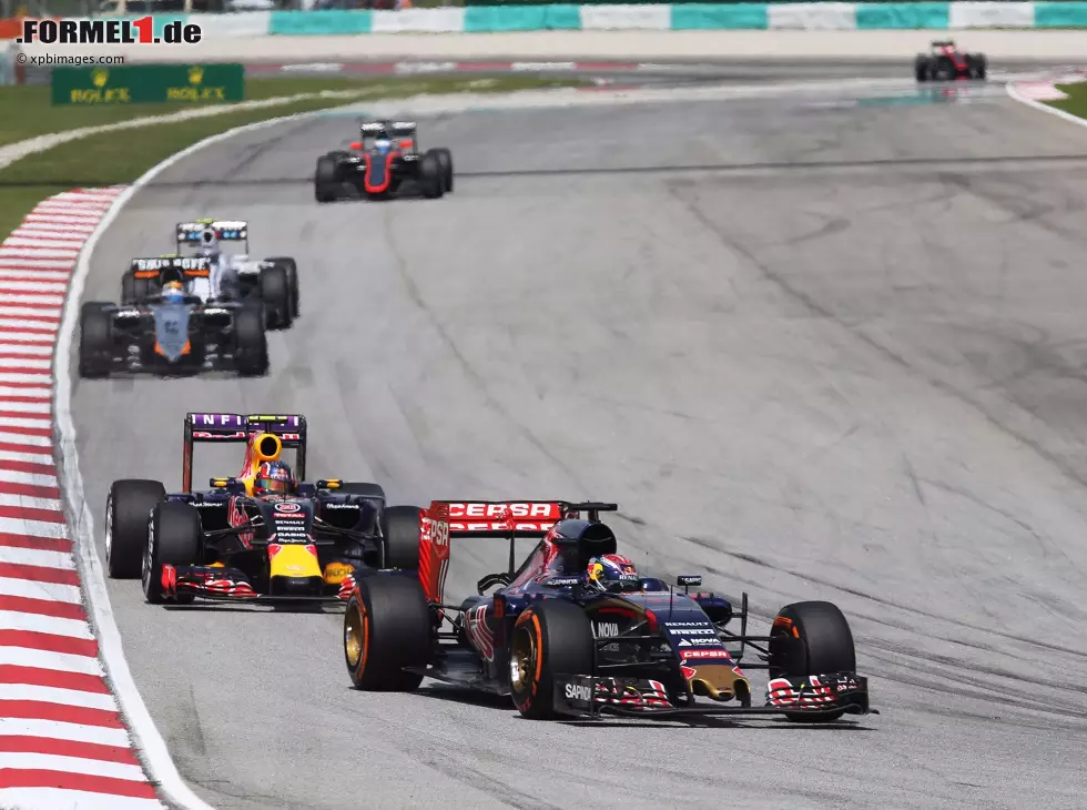 Foto zur News: Max Verstappen, Daniil Kwjat